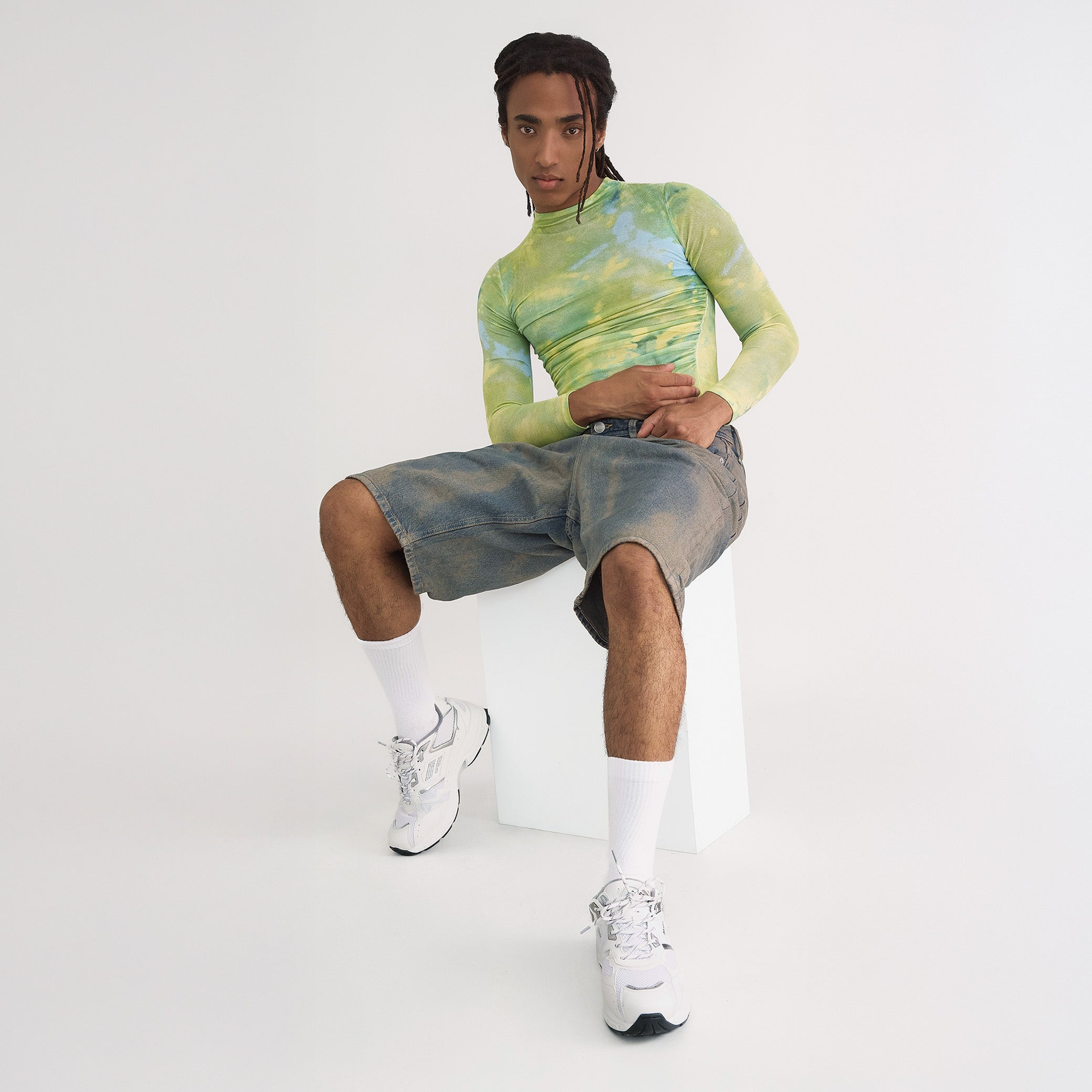 GEN8 - White & Silver