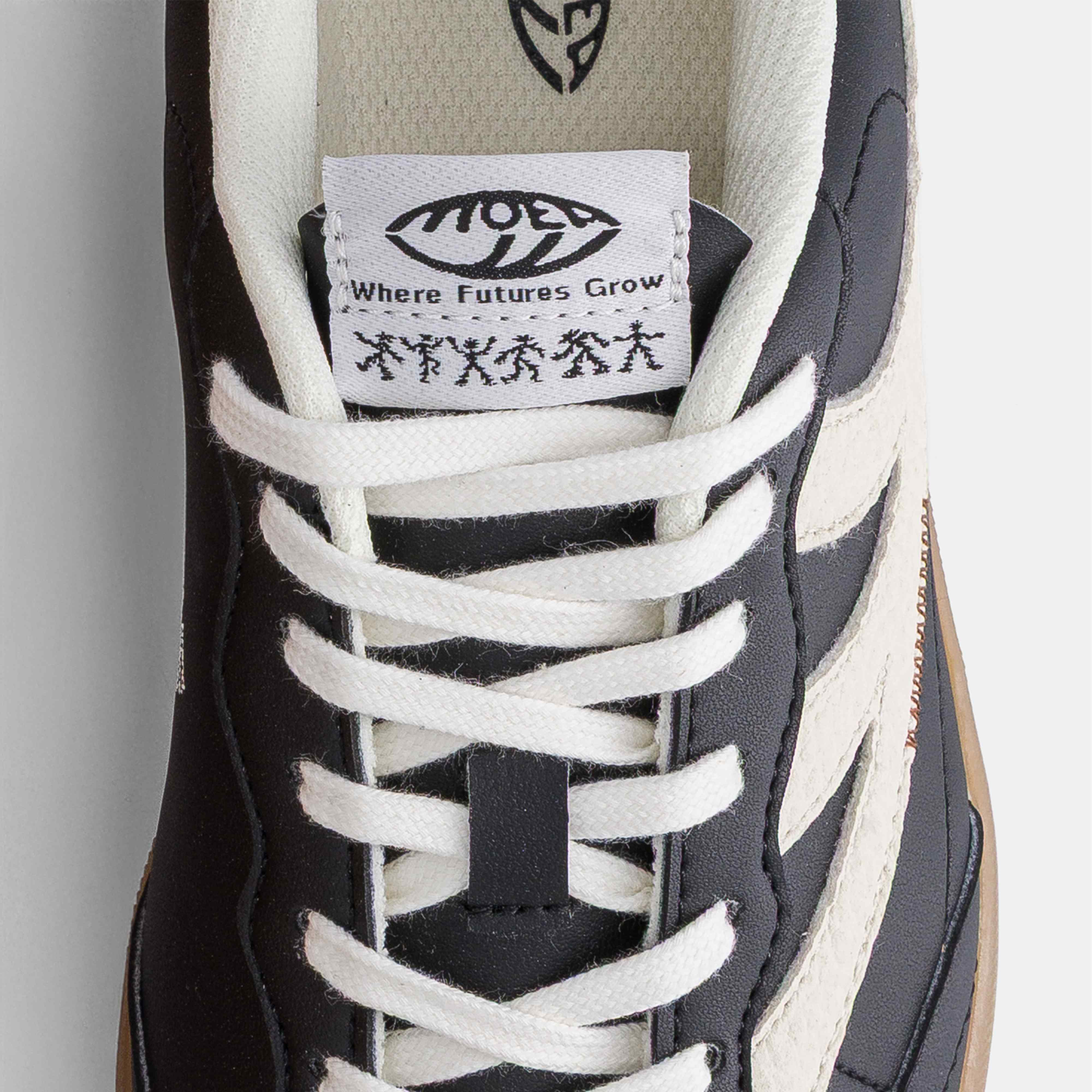 Flow - Black & White - Mushroom