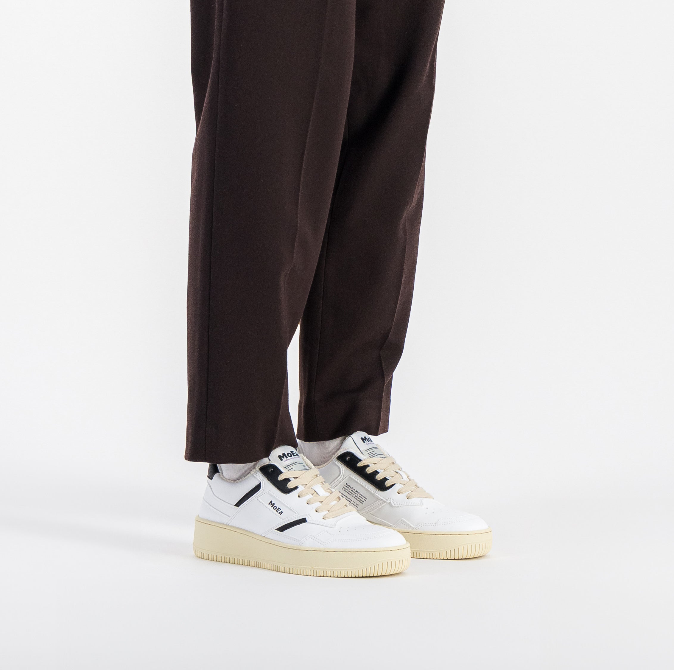 GEN1 - Grapes Retro White & Black