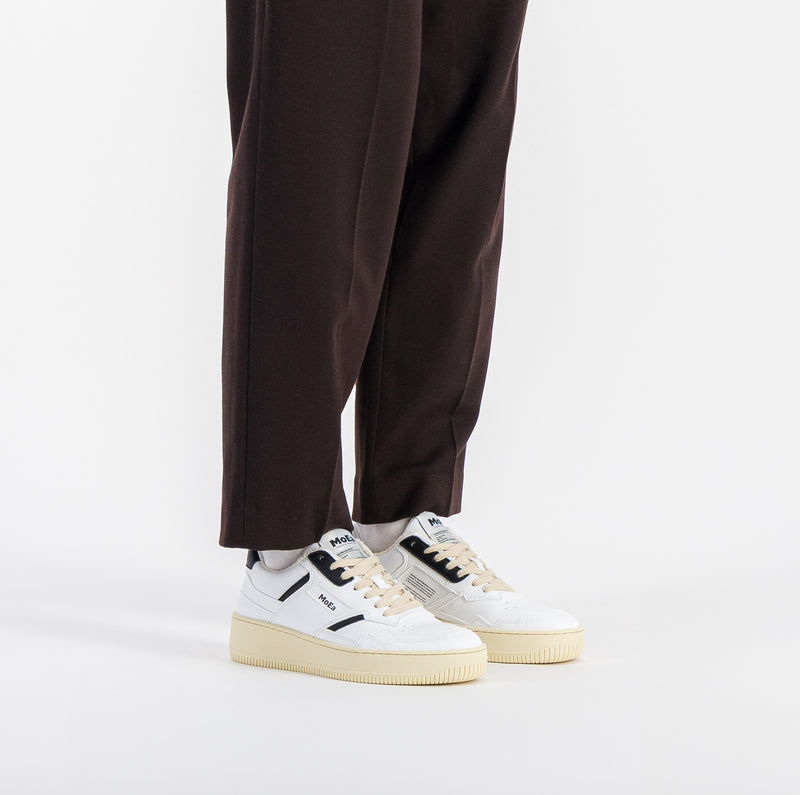 GEN1 - Grapes Retro White & Black